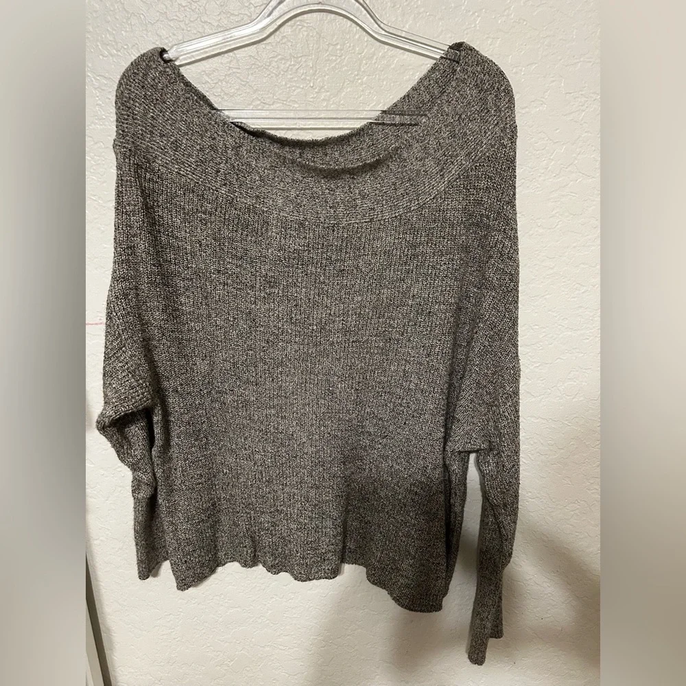 🚀Free people off the shoulder sweater knit Gray size S GUC